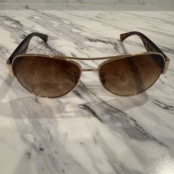 COACH LADIES AVIATOR SUNGLASSES HC7049 L944 OLIVIA LIGHT GOLD/DARK TORTOISE - Picture 1 of 7